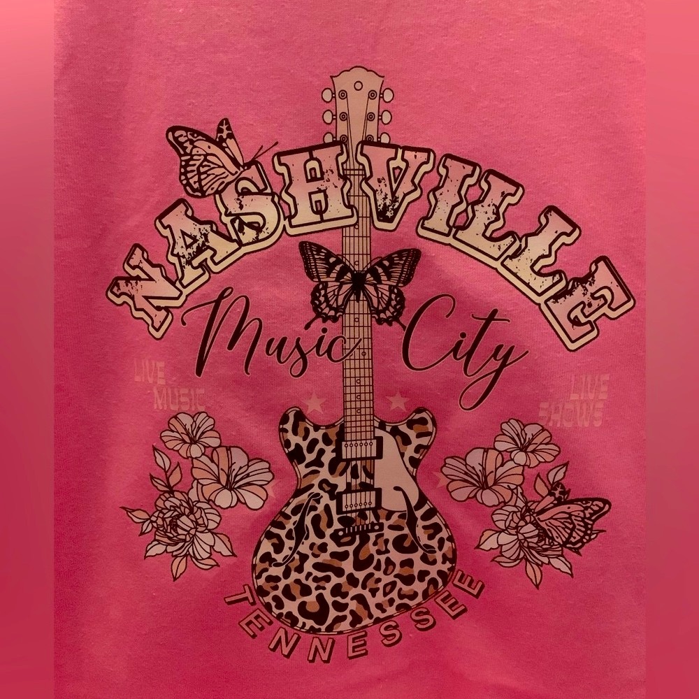 Everyone loves a tee shirt Nashville country music life